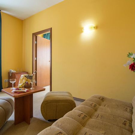 Atlant Hotel Saints Constantine and Helena Zimmer foto